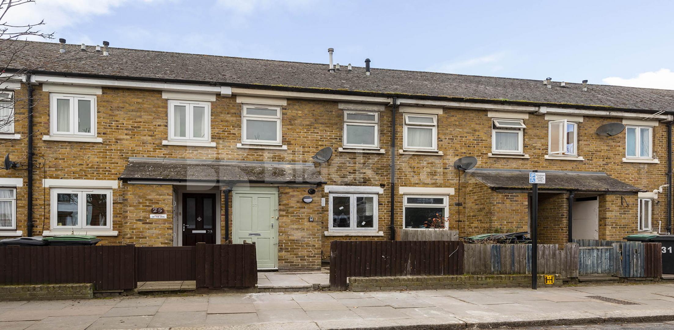 Spacious 3/4 bedrroom house with 4 shower rooms and access to a private garden Antill Road , Seven Sisters